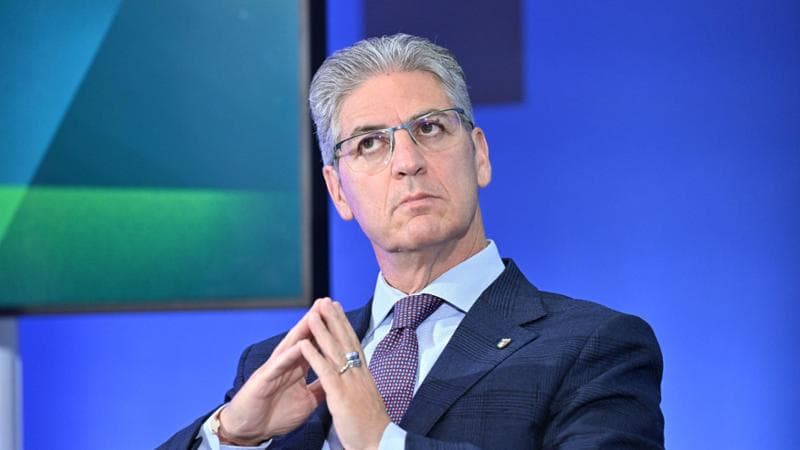 Stop alle conduzioni di Petrecca, il direttore non chiuderà i Giochi