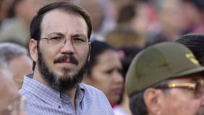 Alejandro Castro Espín durante una manifestazione a l'Avana nel 2024