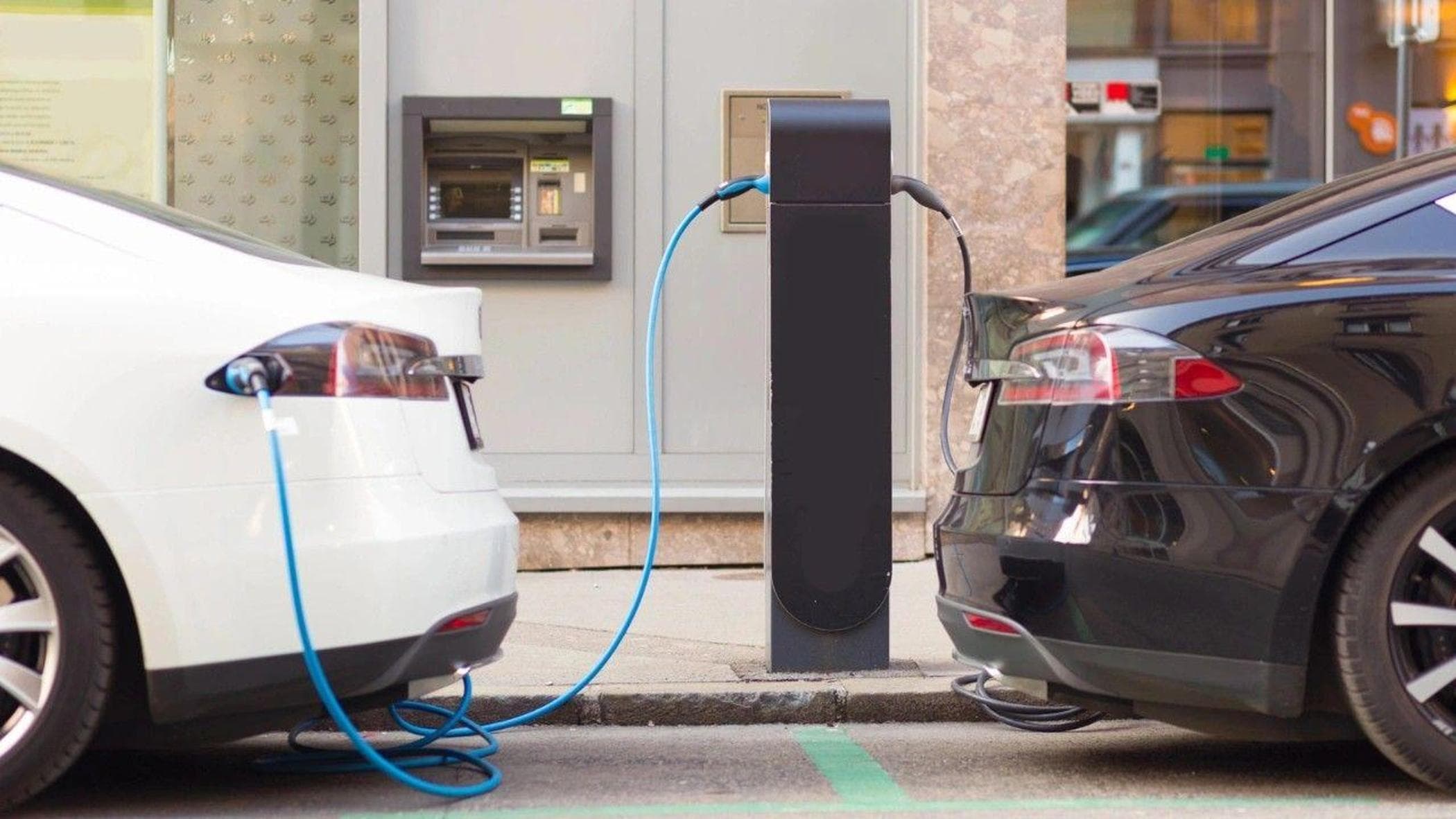 İkinci el elektrikli arabalar, onları satın almak için doğru yıl olabilir. İşte nedeni