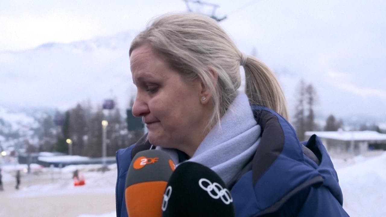 Giochi, le lacrime di Kirsty Coventry per la squalifica dell'atleta ucraino: "Spero capisca"