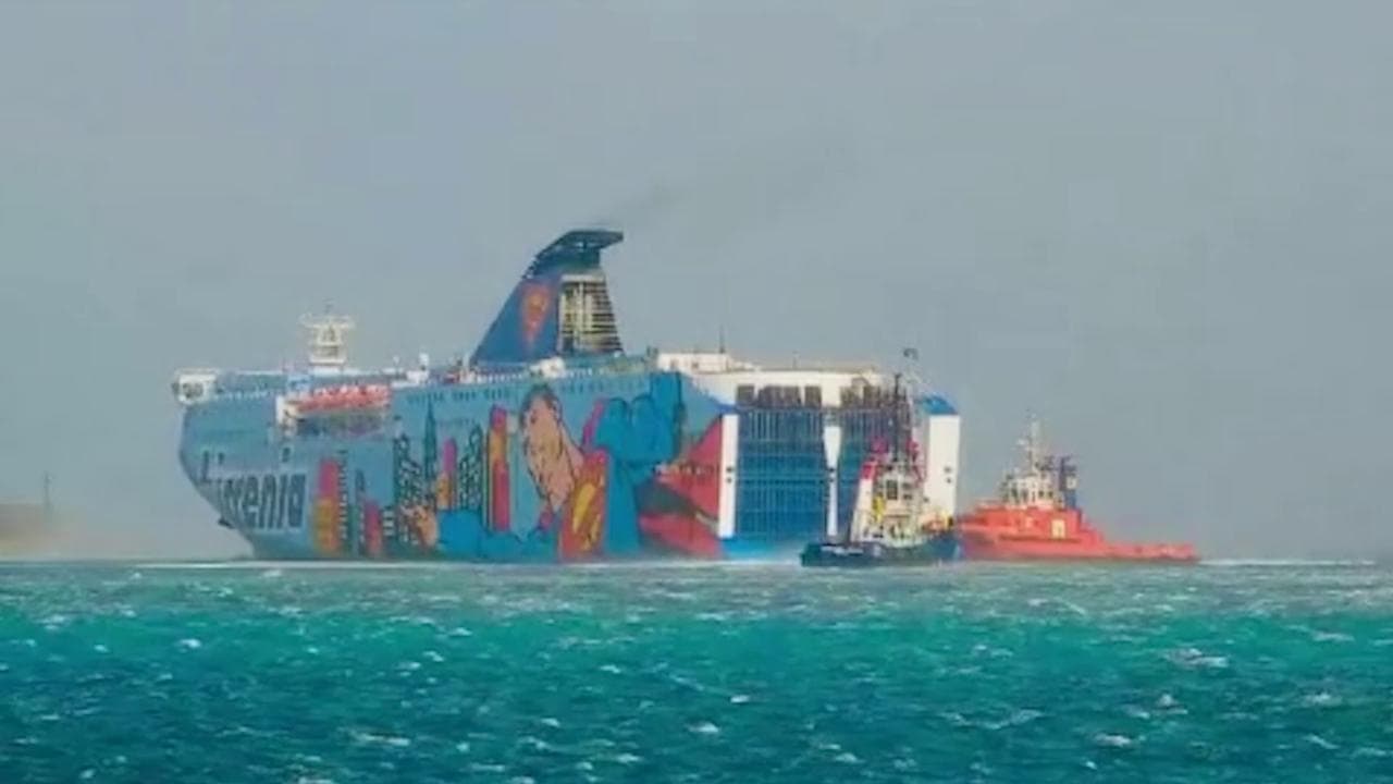 Maltempo in Sardegna, nave Tirrenia rompe gli ormeggi a Porto Torres
