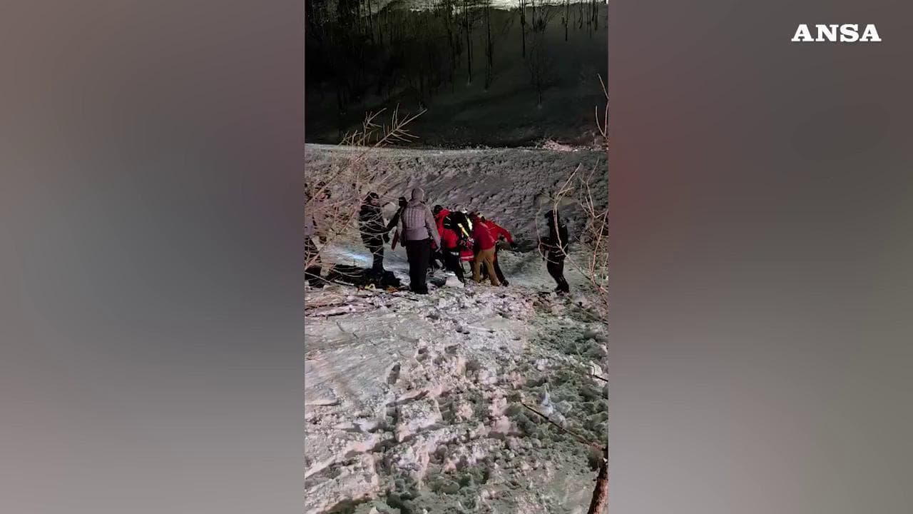 Valanga a Gressoney, escursionista salvato dopo tre ore sotto la neve