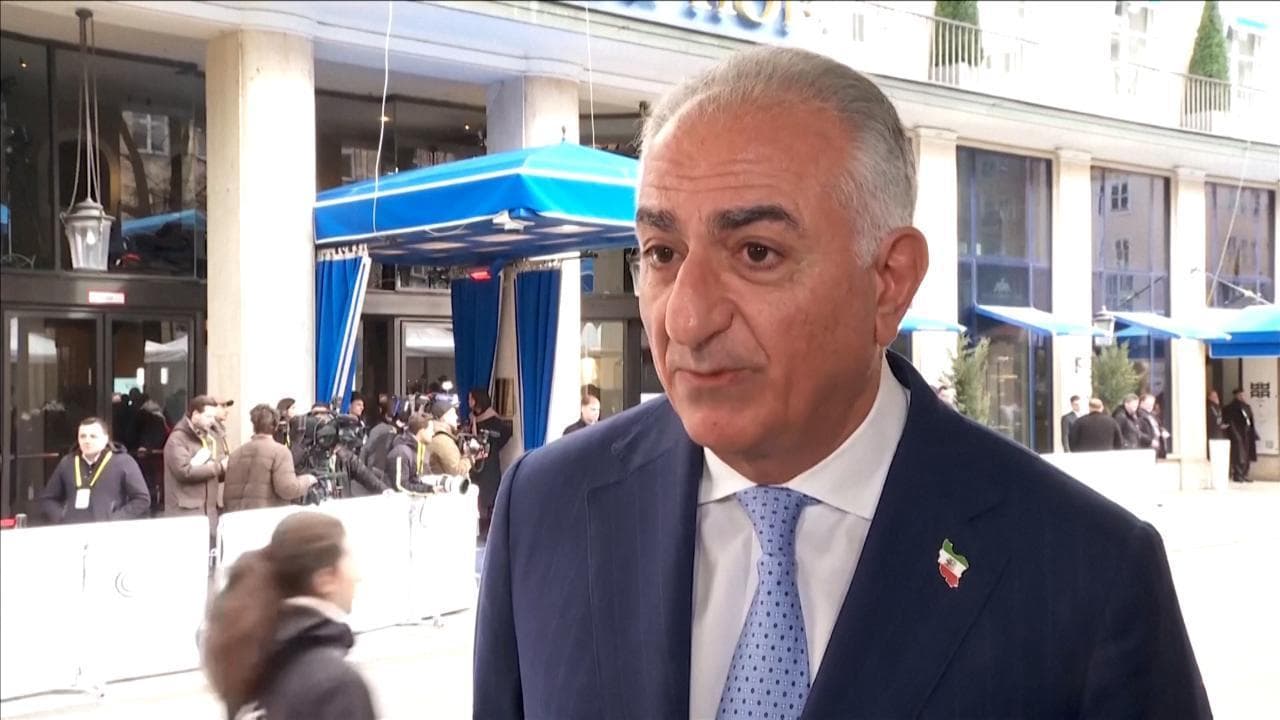 Iran, Pahlavi: "Regime più debole che mai, ma con l'intervento americano ci sarebbero meno vittime"
