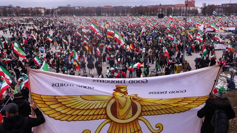 In 200mila in piazza a Monaco per protestare contro il regime iraniano