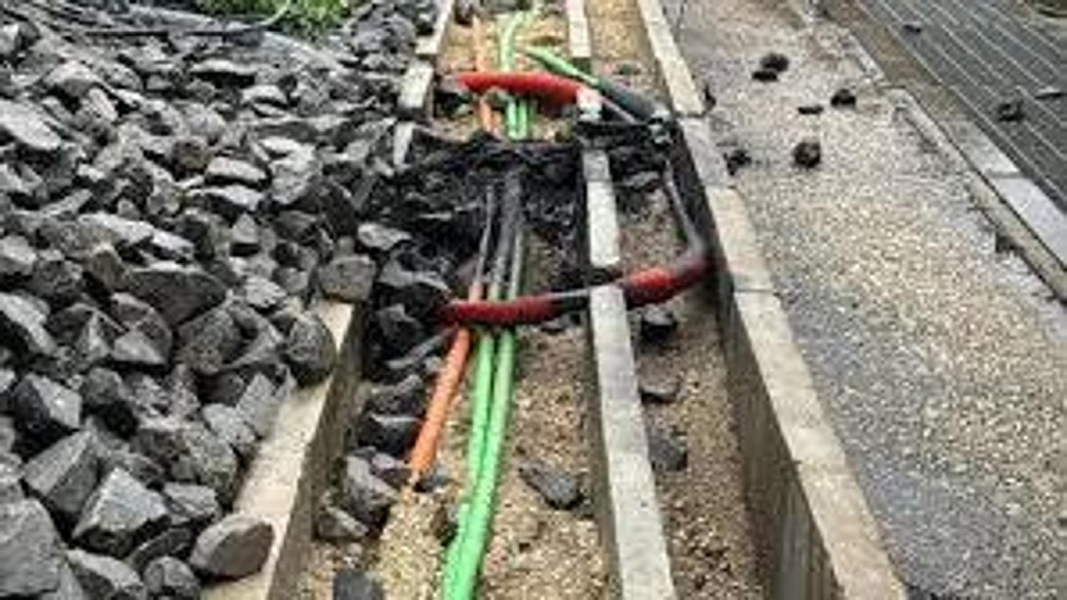 Sabotaggi ai treni, il piano contro gli assalti: pattuglie lungo i binari e antiterrorismo in campo