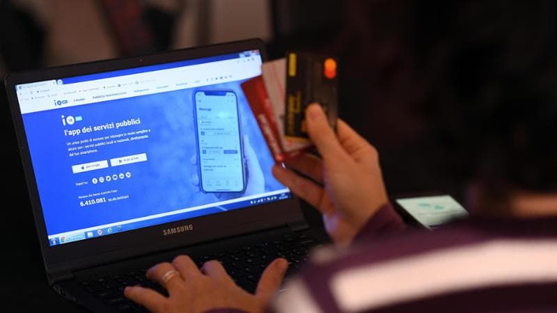 C'è il Fisco sullo smartphone: le novità sull’app IO da sapere per non avere brutte sorprese