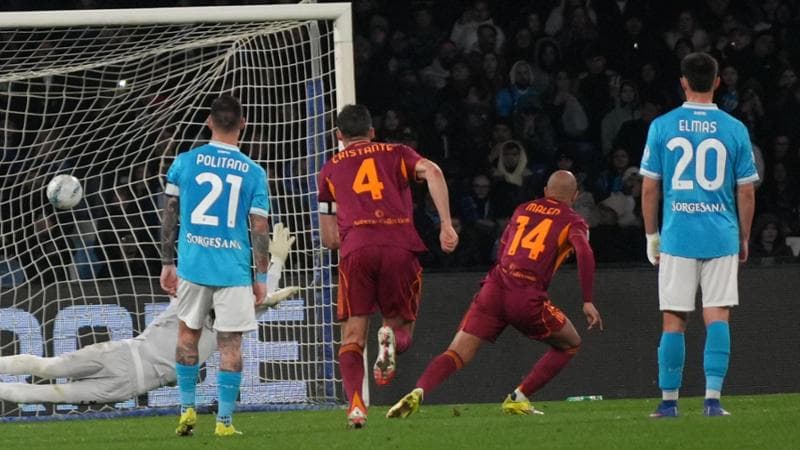 Malen esulta: per l'olandese doppietta al Maradona