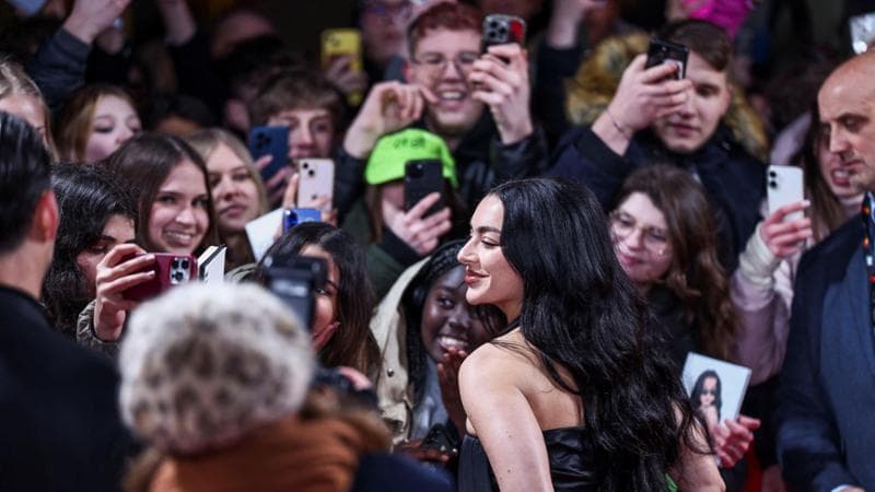 “Cime tempestose”, senti che musica: Charli xcx tra cinema e letteratura