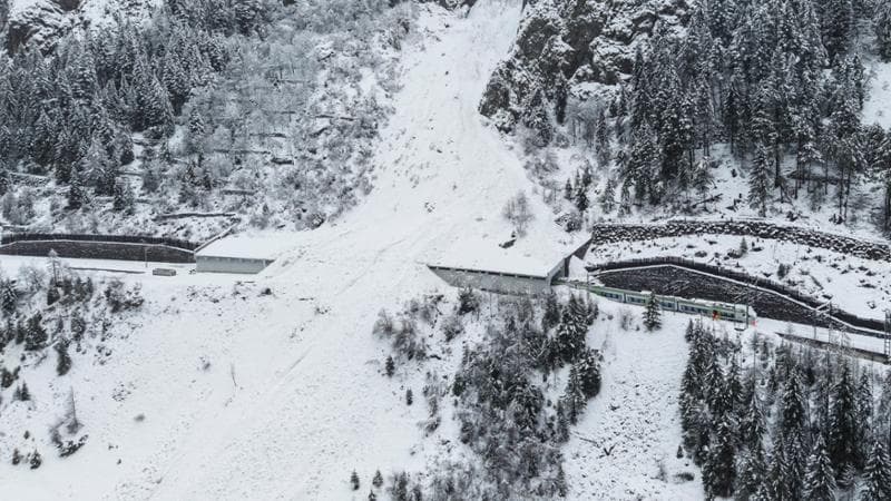 La zona del sud della Svizzera, il Goppenstein, dove ha deragliato il treno regionale per una valanga
