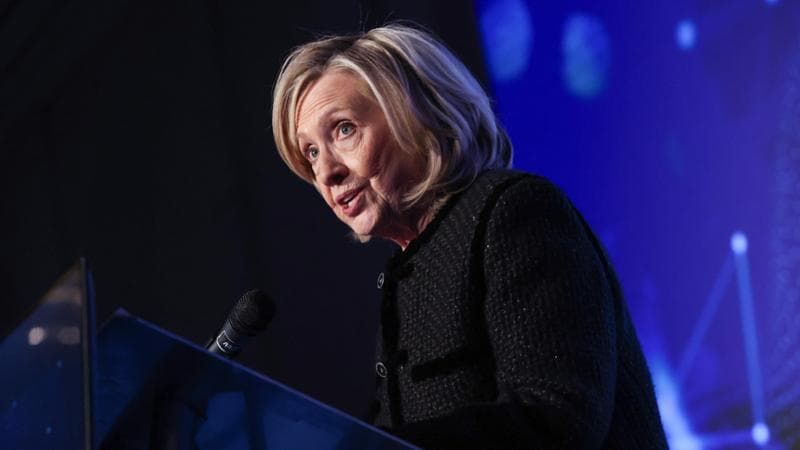 Hillary Clinton accusa Trump: “Insabbiamento sugli Epstein Files”