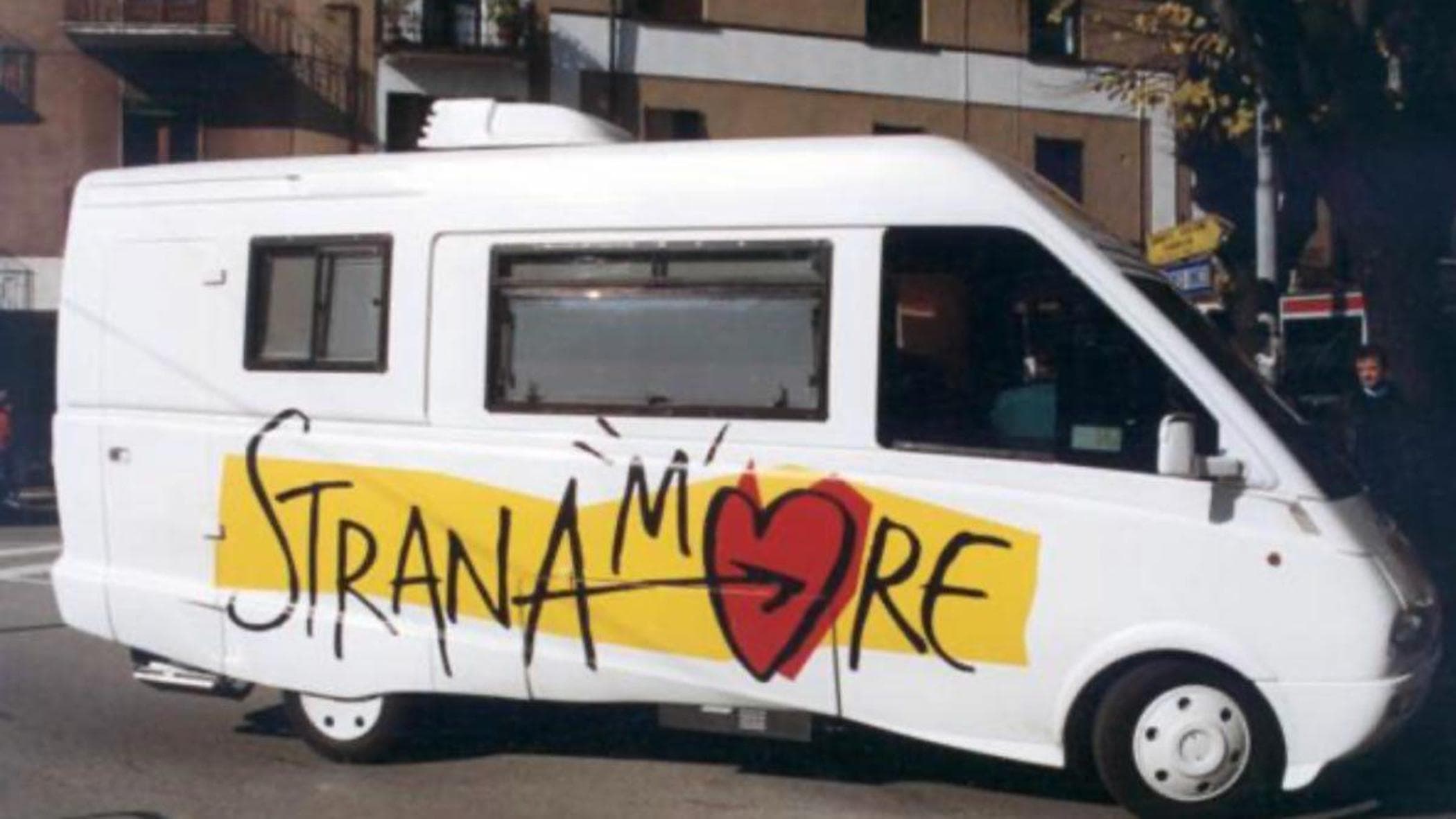 Niente “Stranamore” in Rai. I diritti rimangono a Mediaset
