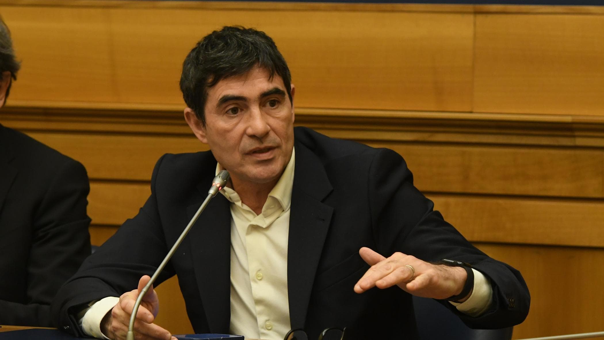 Fratoianni: “Il governo resti fuori dal Board, è solo un comitato d’affari”