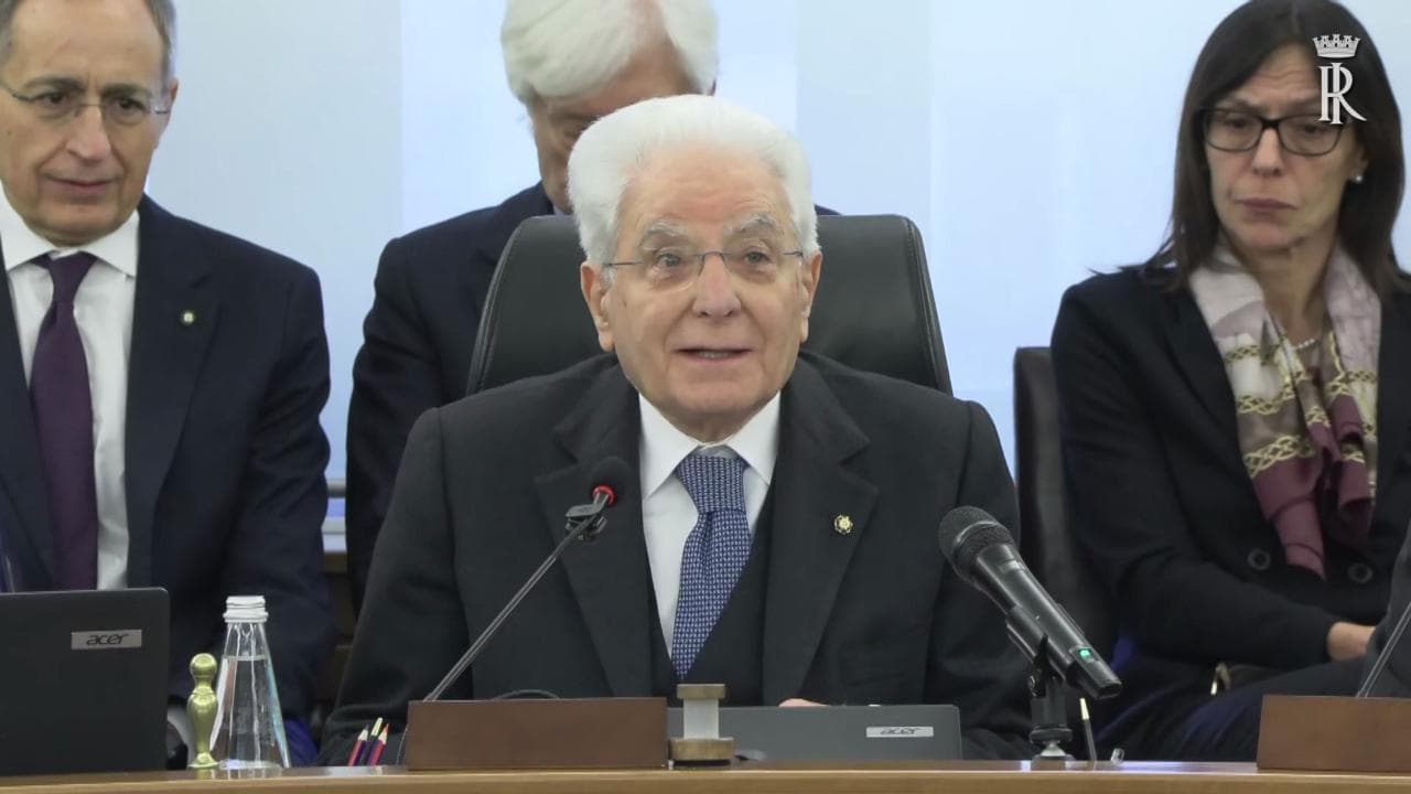 Mattarella presiede plenum Csm: "Prima volta in 11 anni, serve rispetto per questa istituzione"