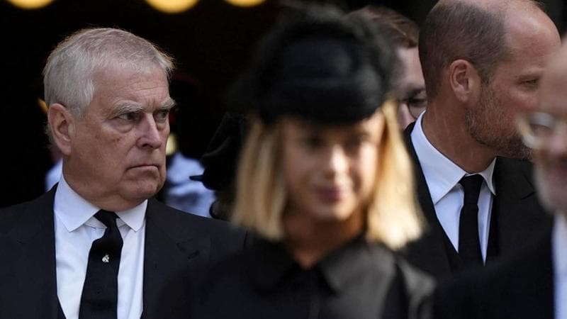 Il biografo dell’ex principe Andrea: “Non è affatto pentito. C’è sempre stato un rischio di fuga”