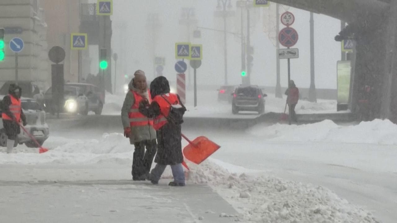 Russia, tempesta record a Mosca: in un giorno è caduto il 70% della neve di un mese
