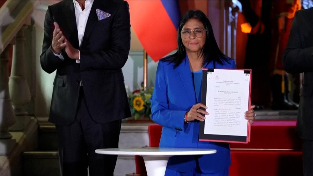 Venezuela, Rodriguez firma l'amnistia: "Bisogna saper chiedere e ricevere perdono"