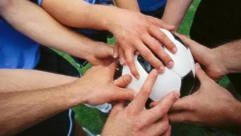 Tifo solo con applausi, sì di oltre 300 squadre di calcio: “Educhiamo a una competizione più sana”