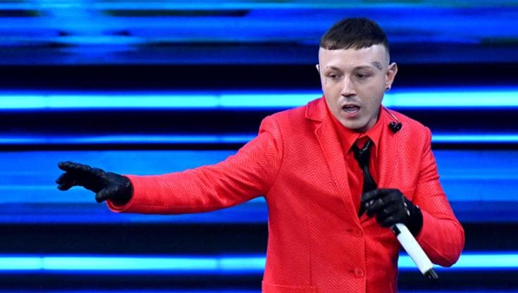 Lazza a Sanremo (con "Cenere") nel 2023