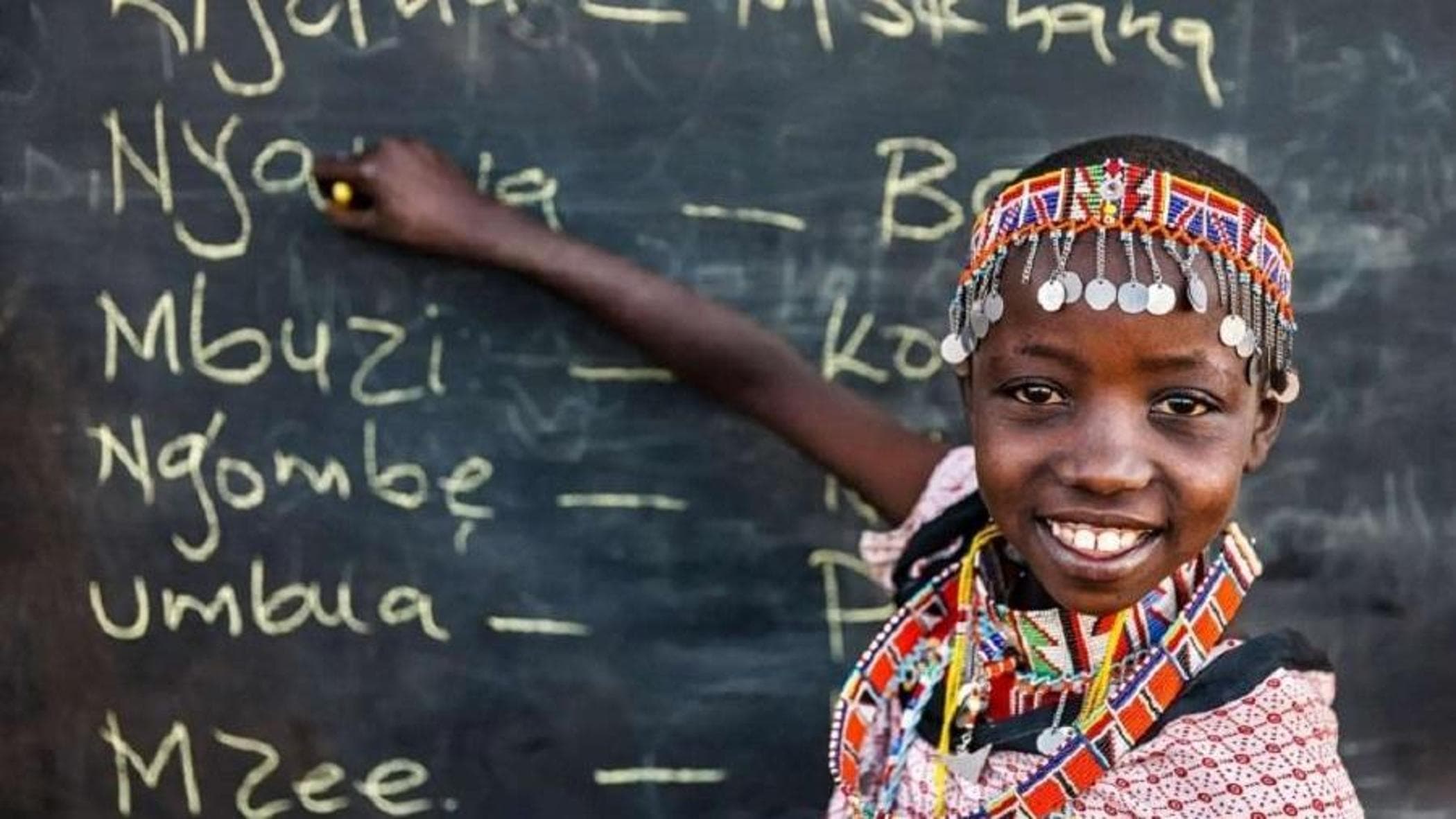 Afrika, kıtanın iki bin dili eski sömürgecilerin dilleri tarafından göz ardı edildi ve “işgal edildi”