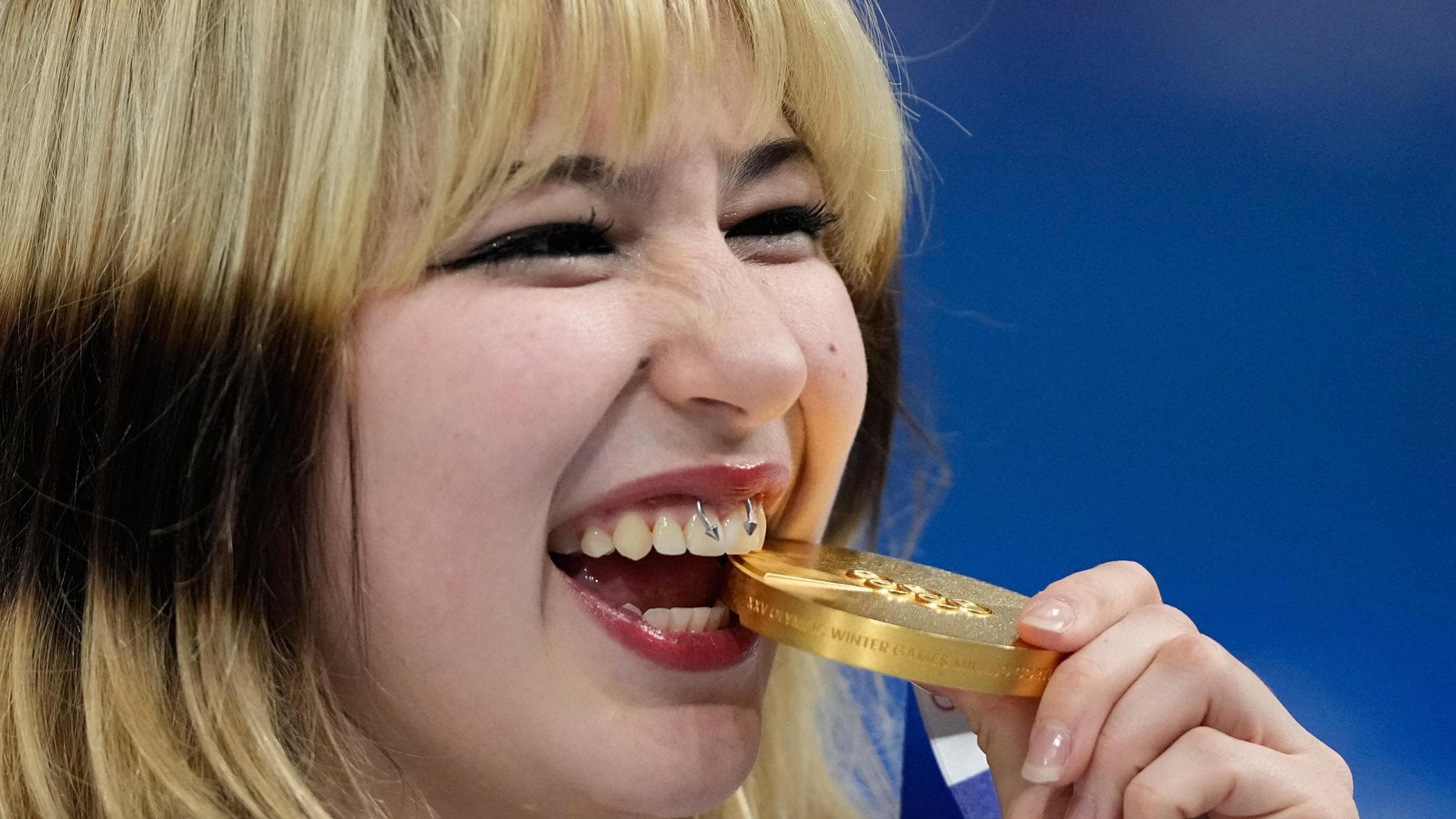 Alysa Liu, balla da sola. Sui pattini l’oro della libertà: “Adesso nessuno mi dice cosa fare”