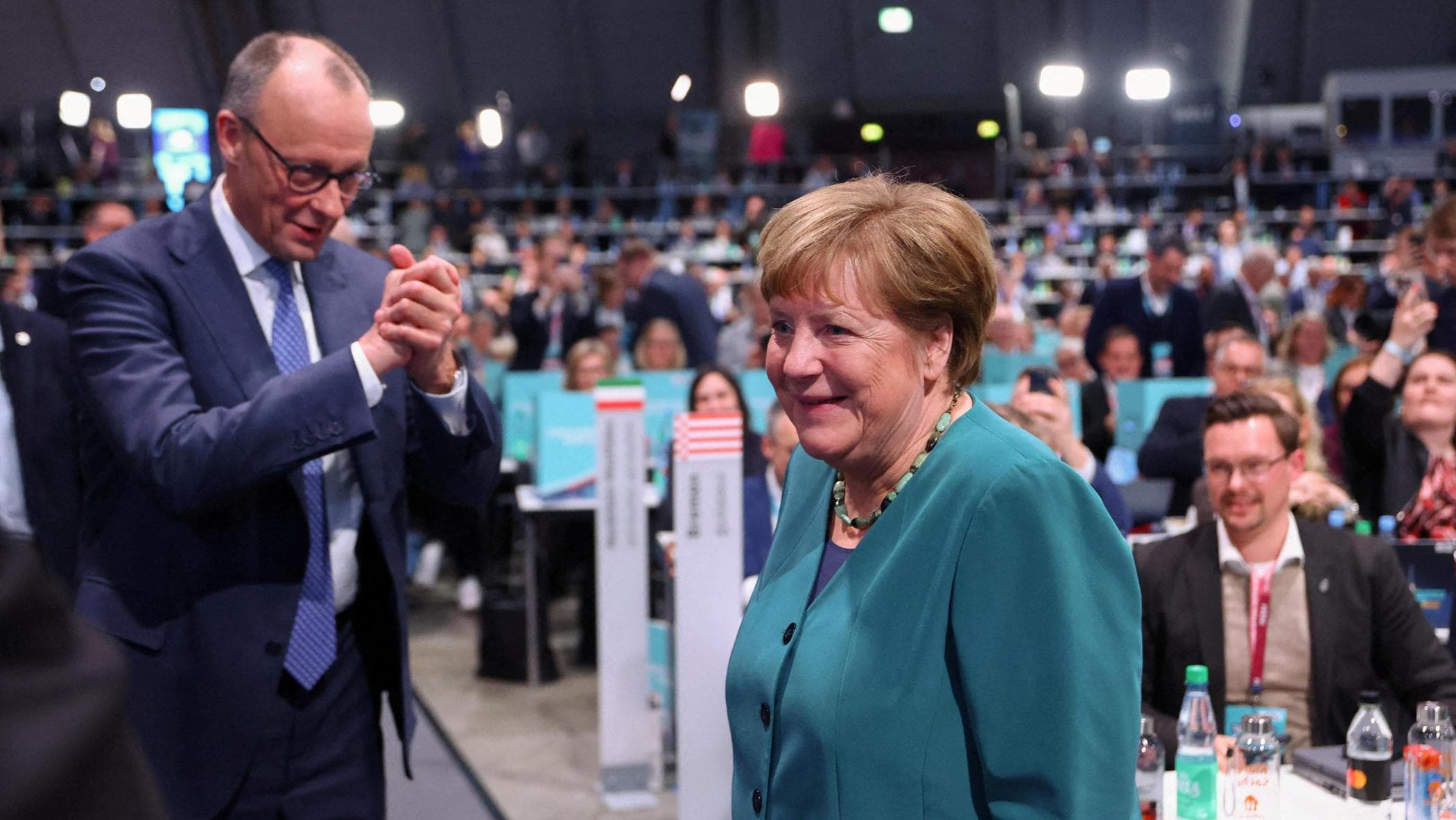 Il giallo di Angela Merkel: cosa si nasconde dietro la sua silenziosa presenza al congresso Cdu