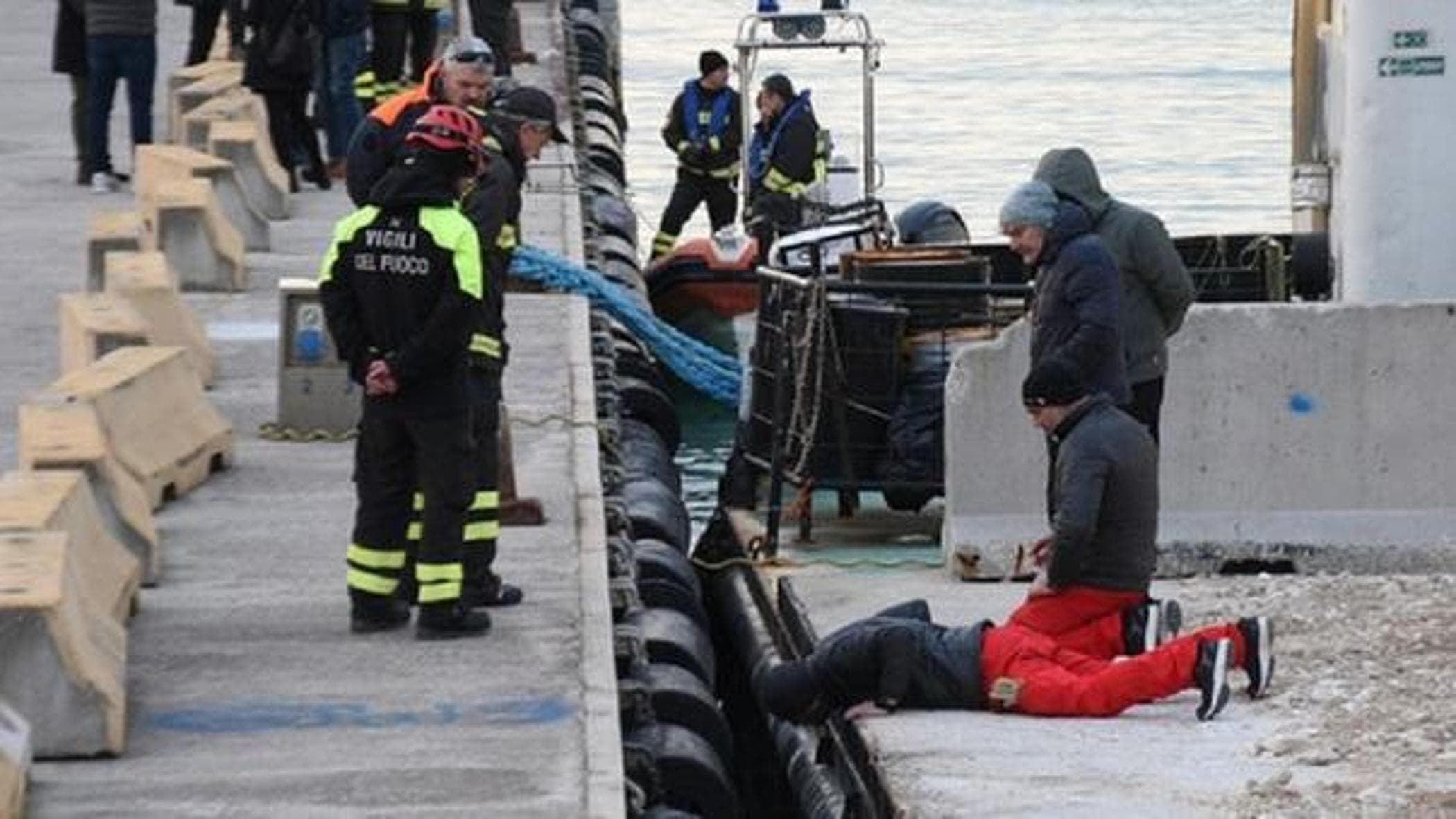 Civitanova Marche, picchia la madre e si butta in mare. Disperso ragazzo di 20 anni