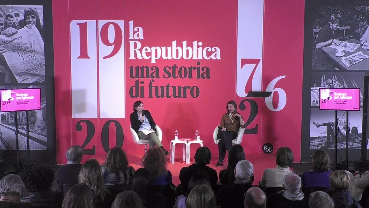 Viola Ardone e Stefania Aloia: "Scuola lontana da attualità si torni a leggere il giornale in classe"