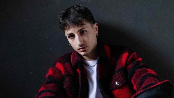 Nayt debutta a Sanremo con “Prima che”: “L’entusiasmo per divertirmi e la paura, grande alleata”