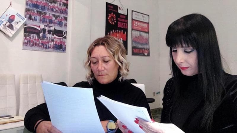 Imma Rizzo, madre di Noemi Durini, e l’avvocata Valentina Presicce
