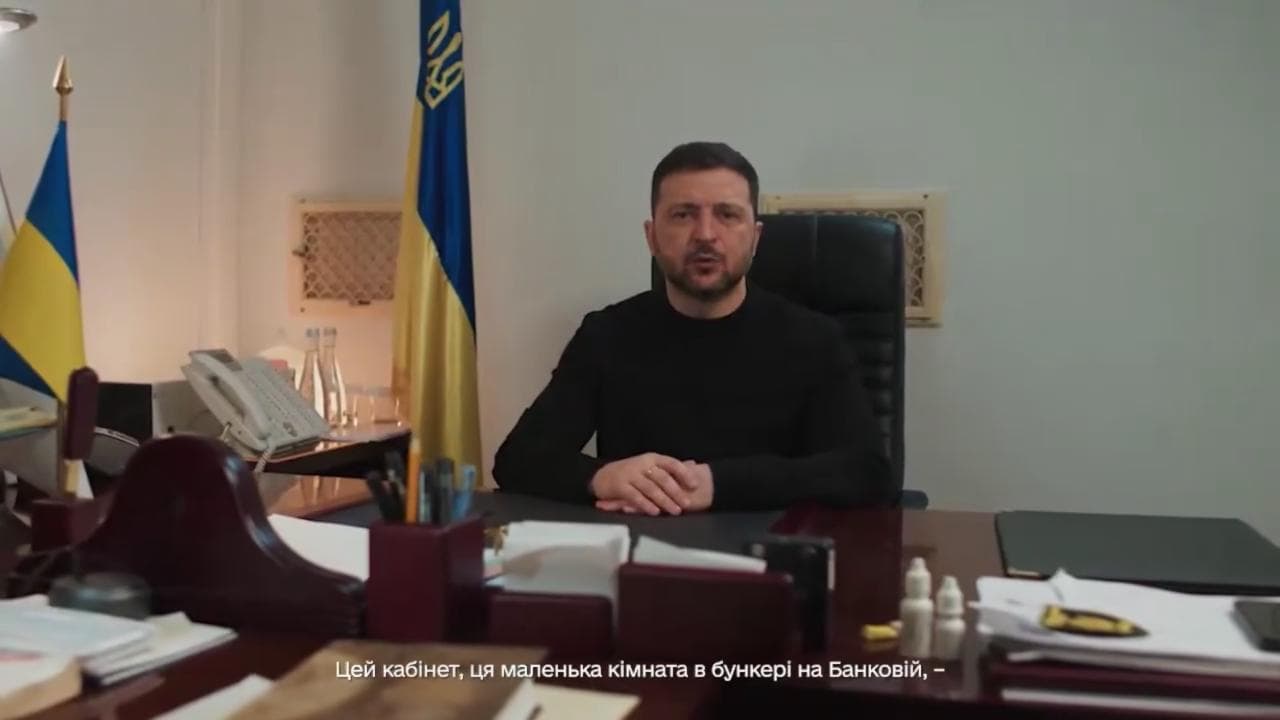 Zelensky mostra per la prima volta il suo bunker: "Qui le prime telefonate con i leader mondiali"