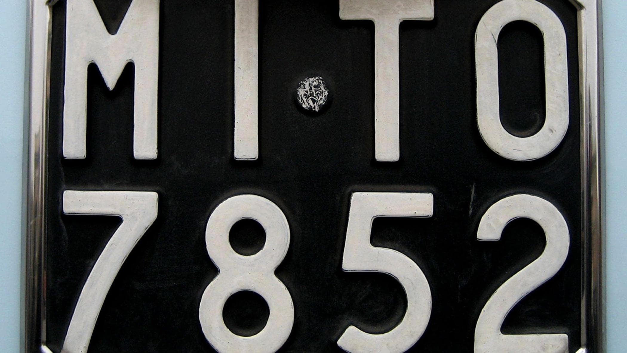 Tarihi plaketler, 1931'den bu yana orijinal reprodüksiyonlara yeşil ışık