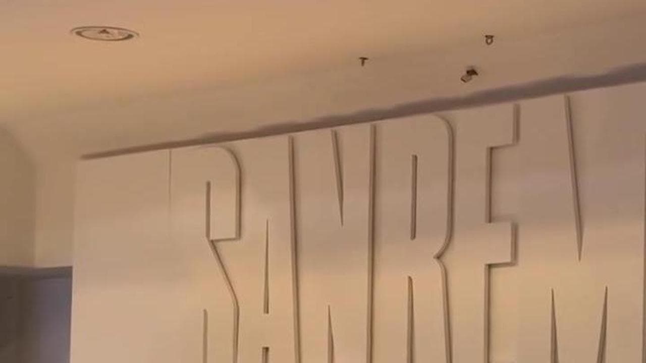 "A casa comanda mia moglie": scontro tra il giornalista e le Bambole di pezza: "Quella non è parità"