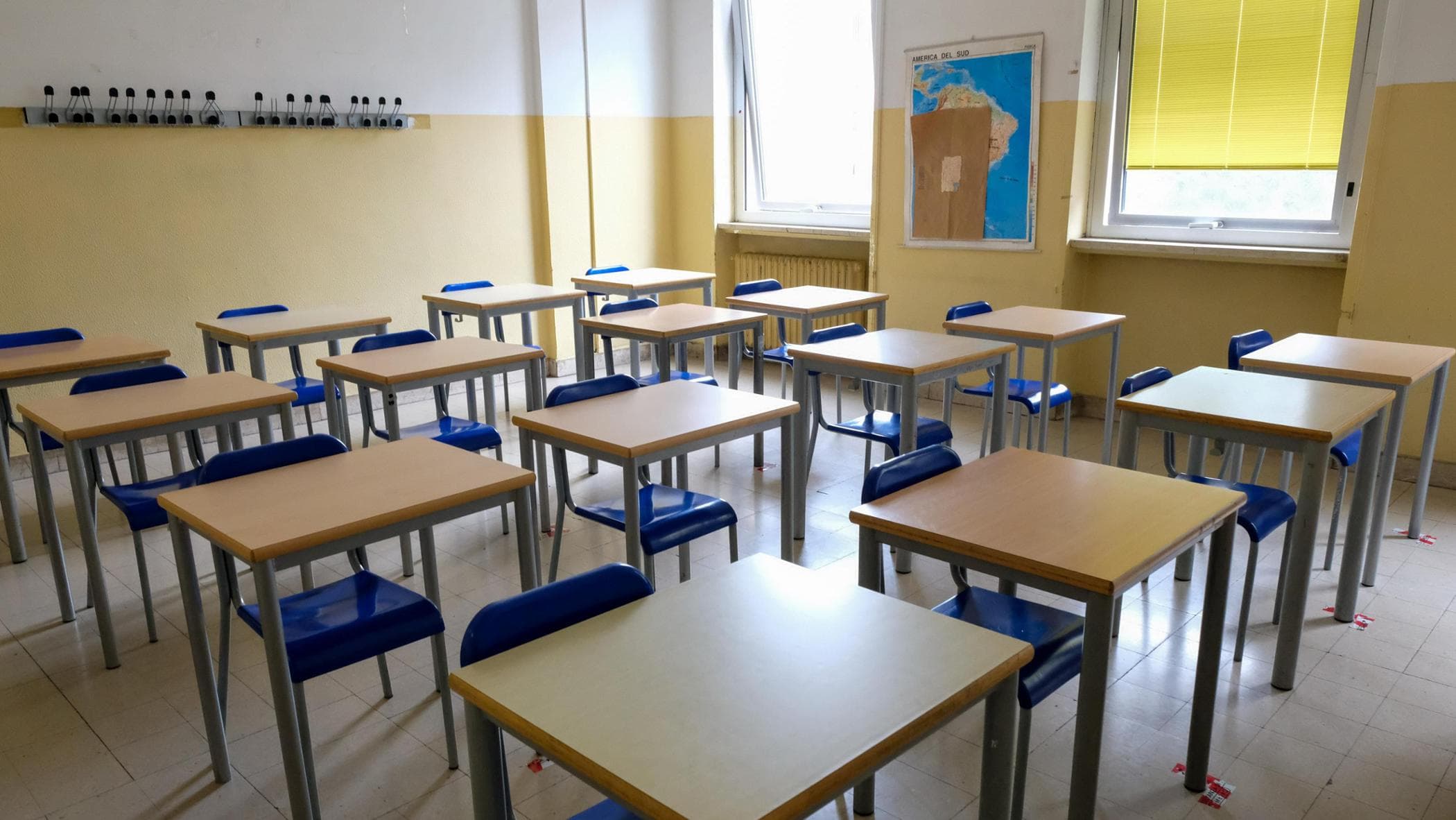 Valditara: gli alunni rassettino l’aula alla fine delle lezioni