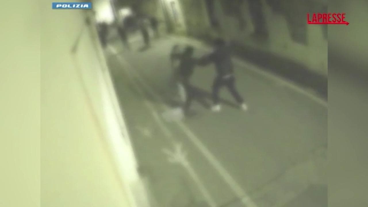 Oristano, maxi rissa in centro storico: 18 giovani denunciati dopo gli scontri