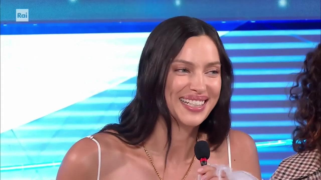 Sanremo, Irina Shayk esordisce in italiano in sala stampa: "Onorata di calcare questo palco"