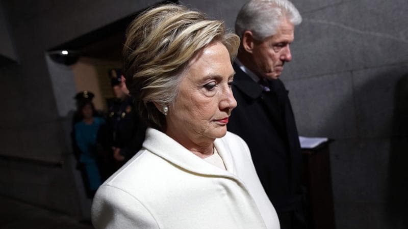 La maledizione dell’avvocata Rodham: costretta a difendere sempre il marito Bill Clinton