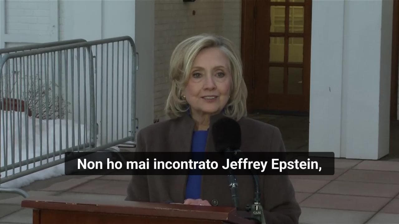 Hillary Clinton su Epstein: "Mai incontrato, Bill lo ha frequentato prima dell'incriminazione"
