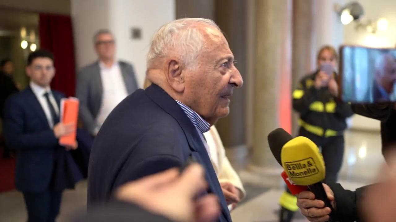 Sanremo, Mogol: "Il viaggio in elicottero è stato ottimo, i pompieri sono persone splendide"
