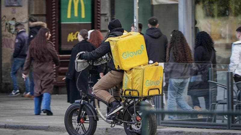 Torino, 27 febbraio: un rider al lavoro