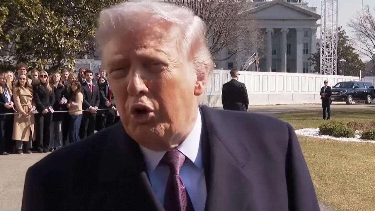 Iran, Trump: "Abbiamo l'esercito più forte del mondo, non vorrei usarlo ma a volte bisogna"