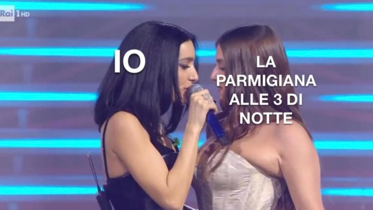 Sanremo, l'ironia social della serata cover