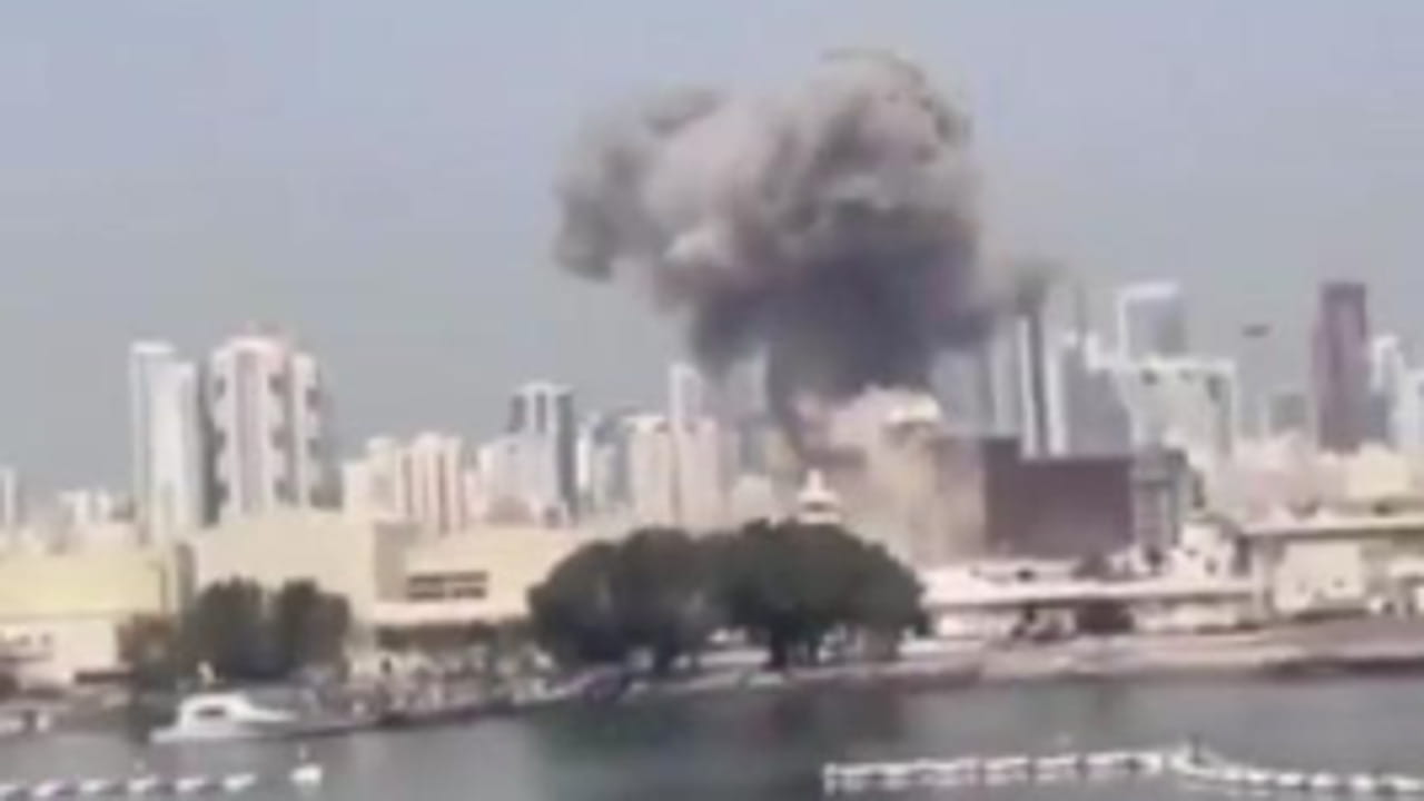 Missile dell'Iran colpisce base navale Usa in Bahrein: l'esplosione ripresa da punti diversi
