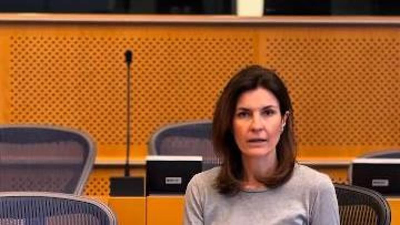 Alessandra Moretti in versione sanremese attacca il governo Meloni: "Che fastidio!"