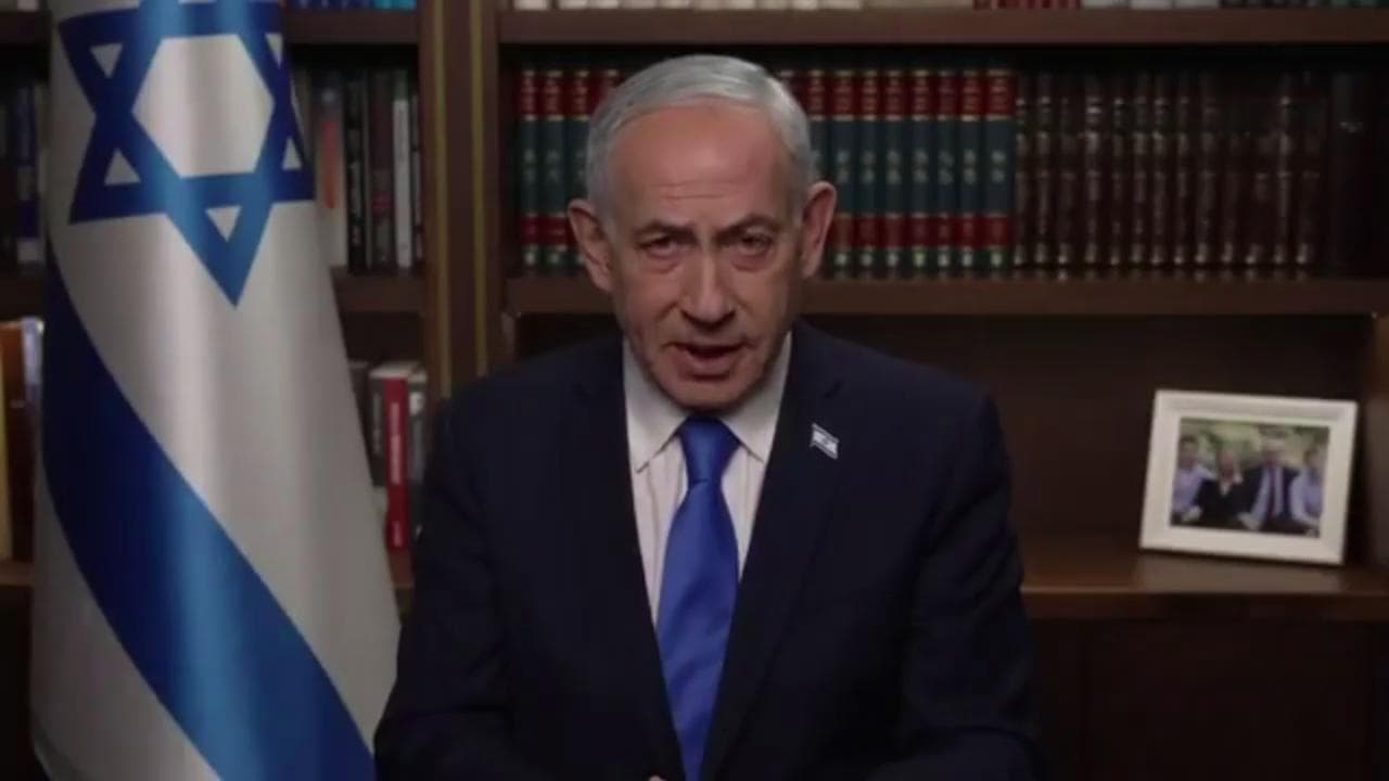 Attacco all'Iran, Netanyahu: "Colpito il regime malvagio. Iraniani, liberatevi dai tiranni"