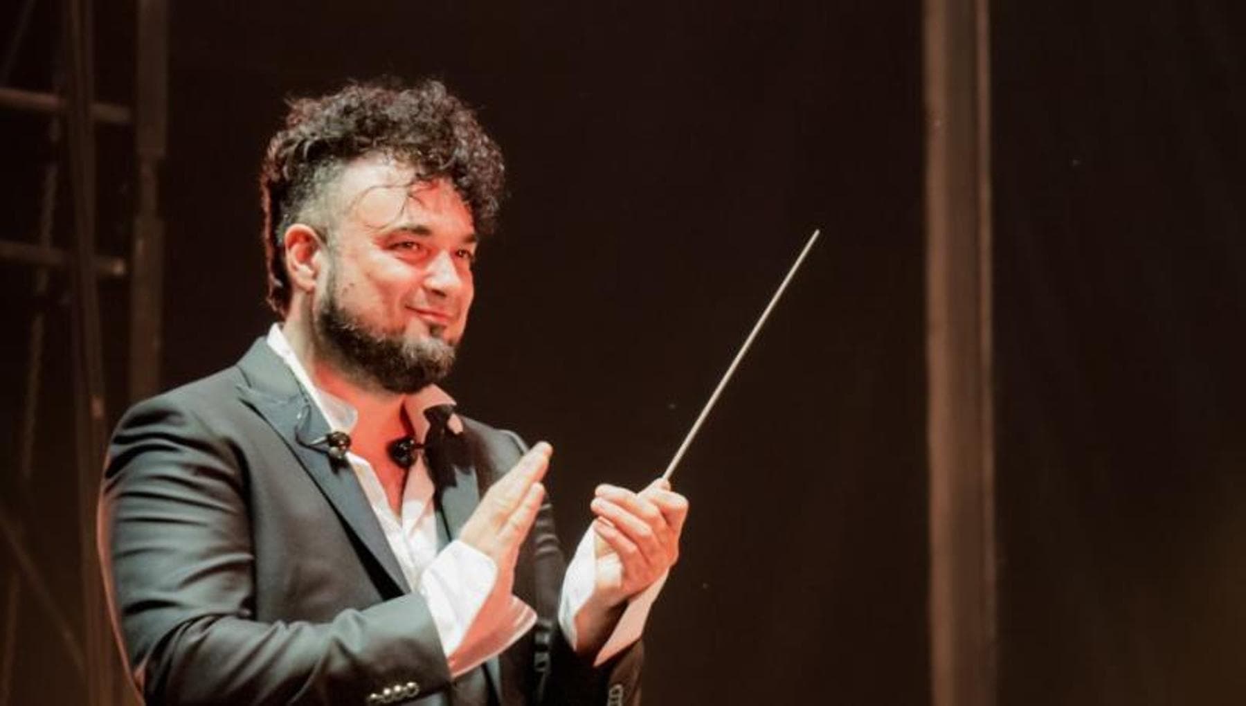 Enrico Melozzi: “Dirigere il rock è come dirigere la classica, bisogna essere maniacali”