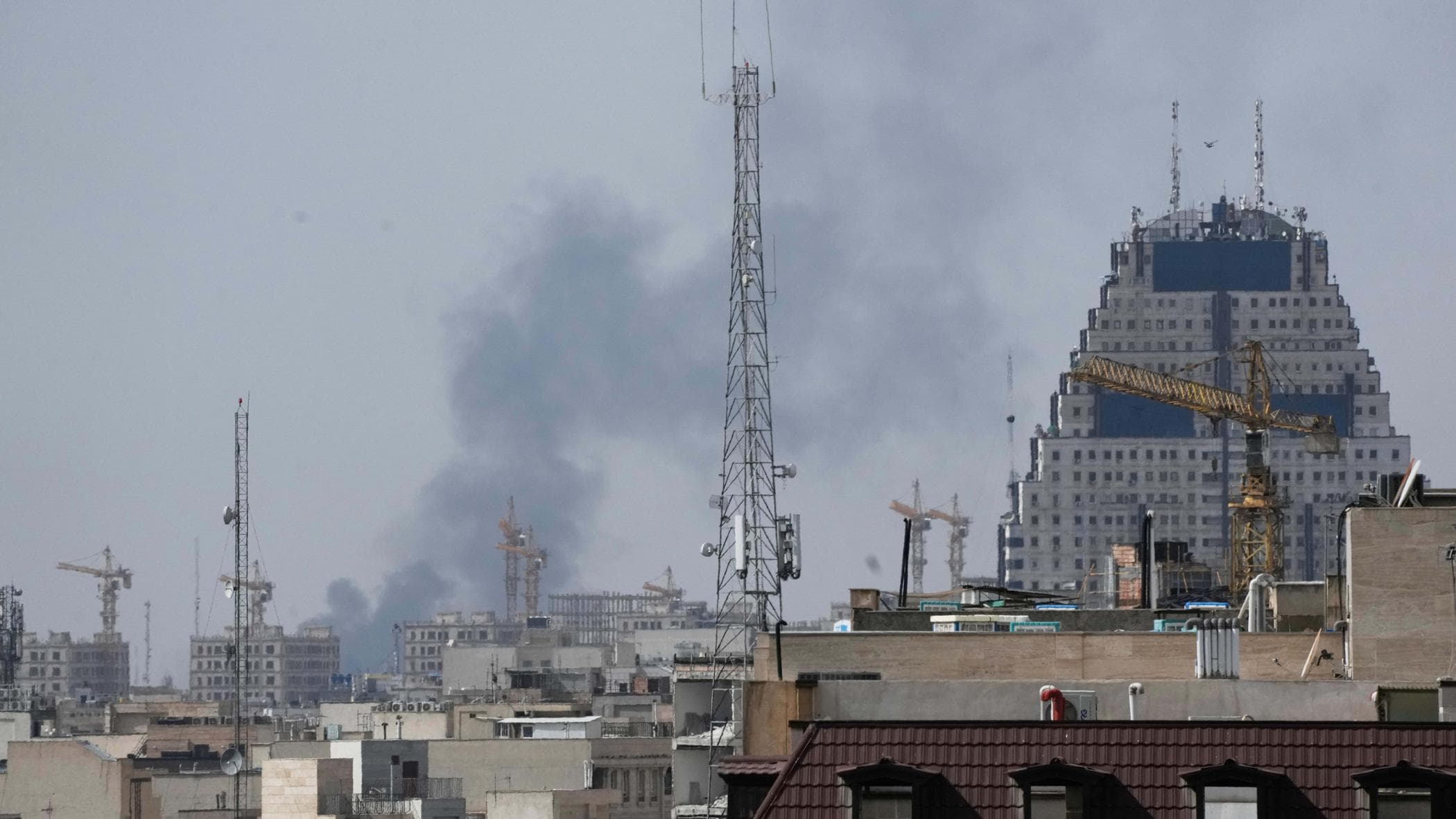 Da Stati Uniti e Israele una pioggia di fuoco sull’Iran: “Khamenei morto nel bunker”