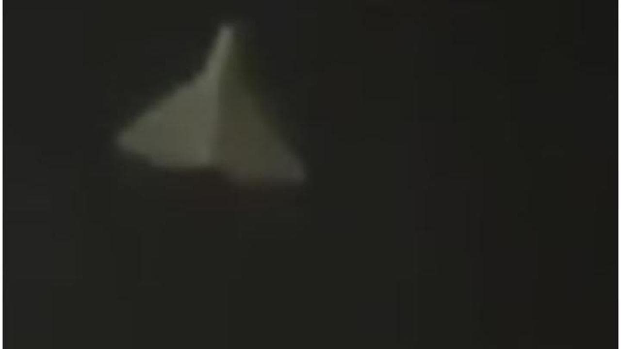 Droni iraniani colpiscono nella notte edifici in Bahrein: l'attacco ripreso dall'interno delle case