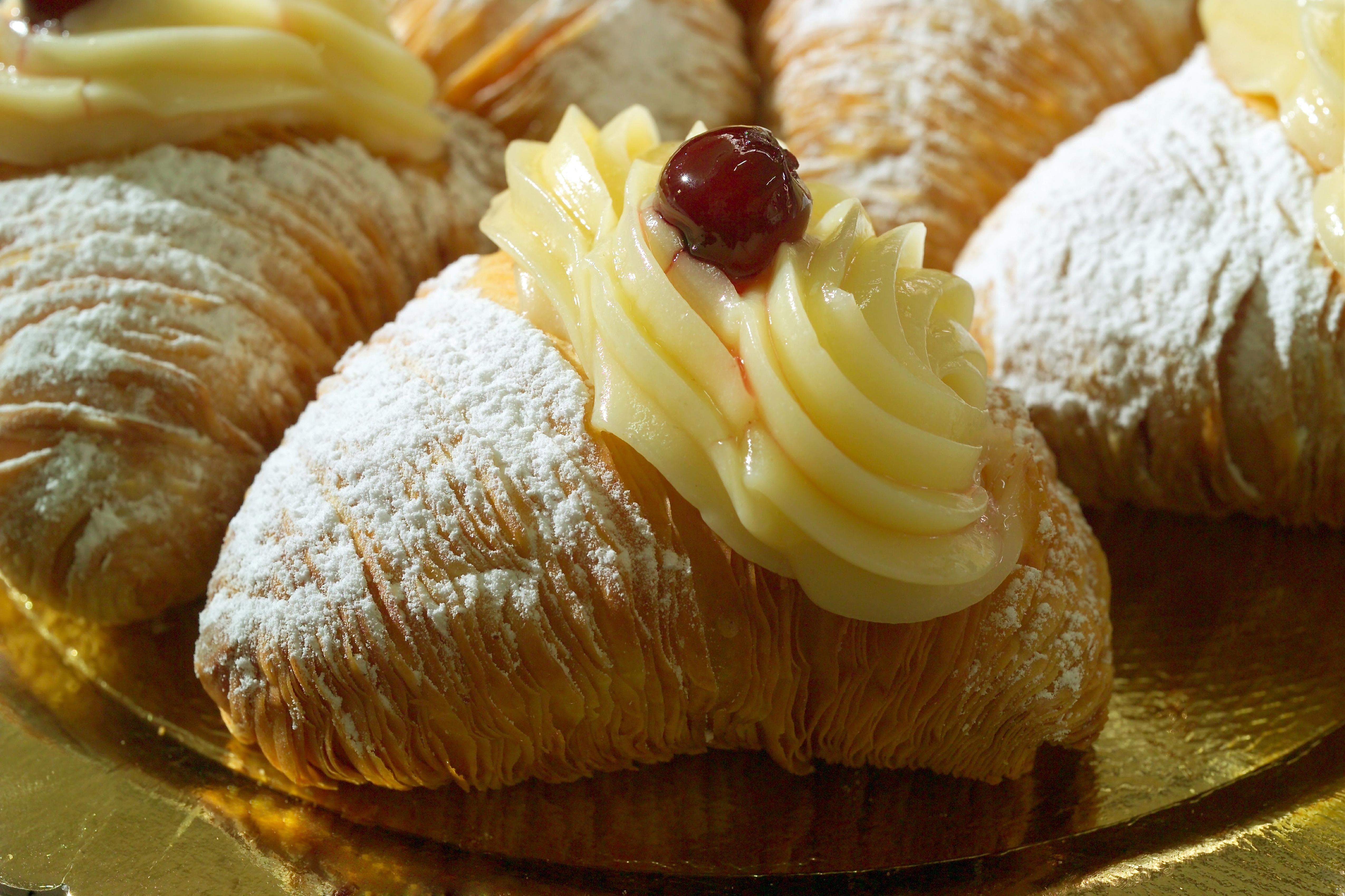 Impossibile resistere al dessert, anche quando si è sazi. Oggi la scienza spiega perché