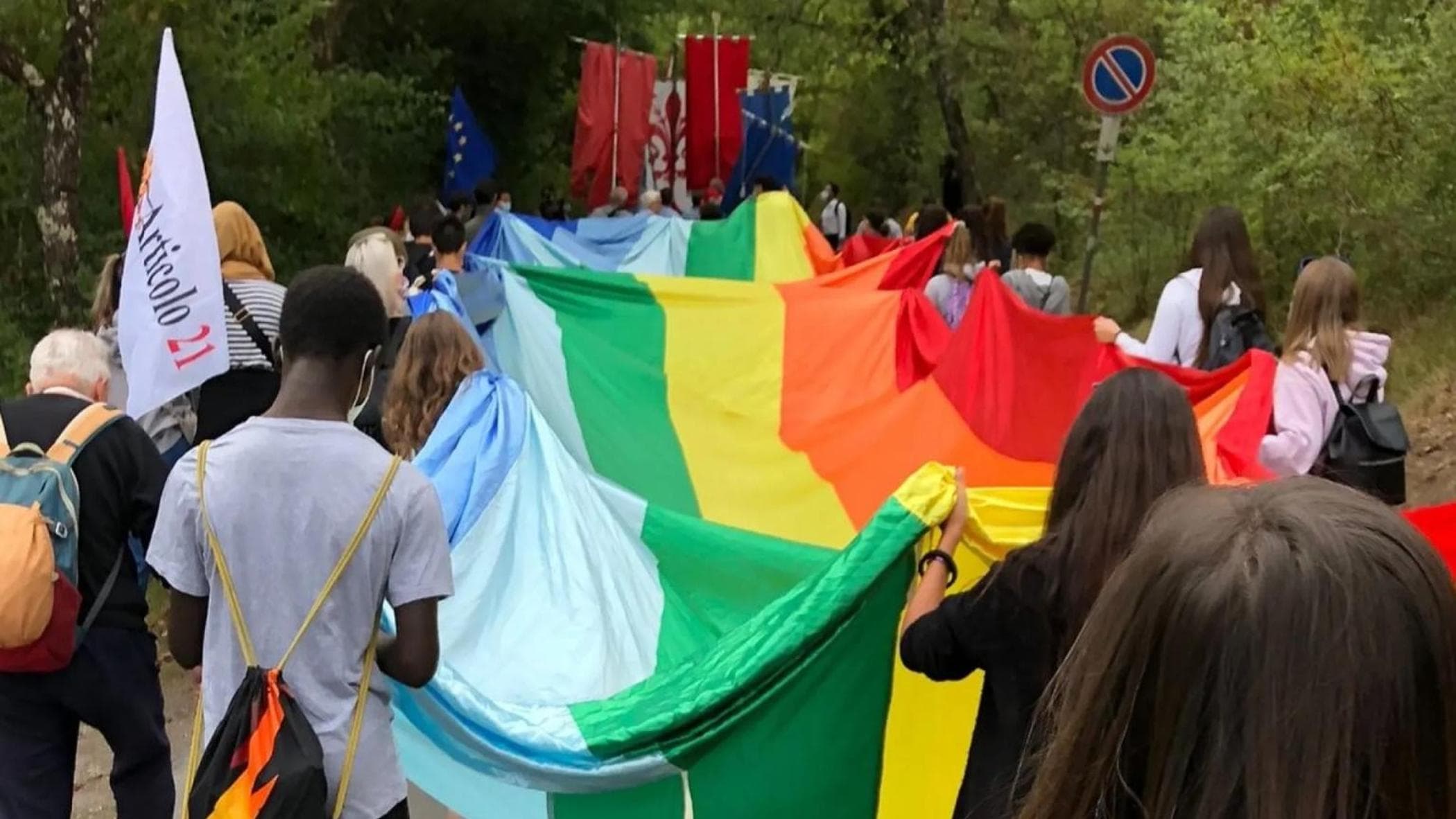 Savaş, “Uçurumun eşiğindeki insanlık, sınırları ve sebepleri olmayan bir ölüm stratejisi”