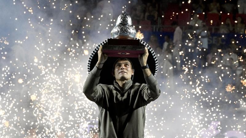 Flavio Cobolli festeggia la vittoria ad Acapulco